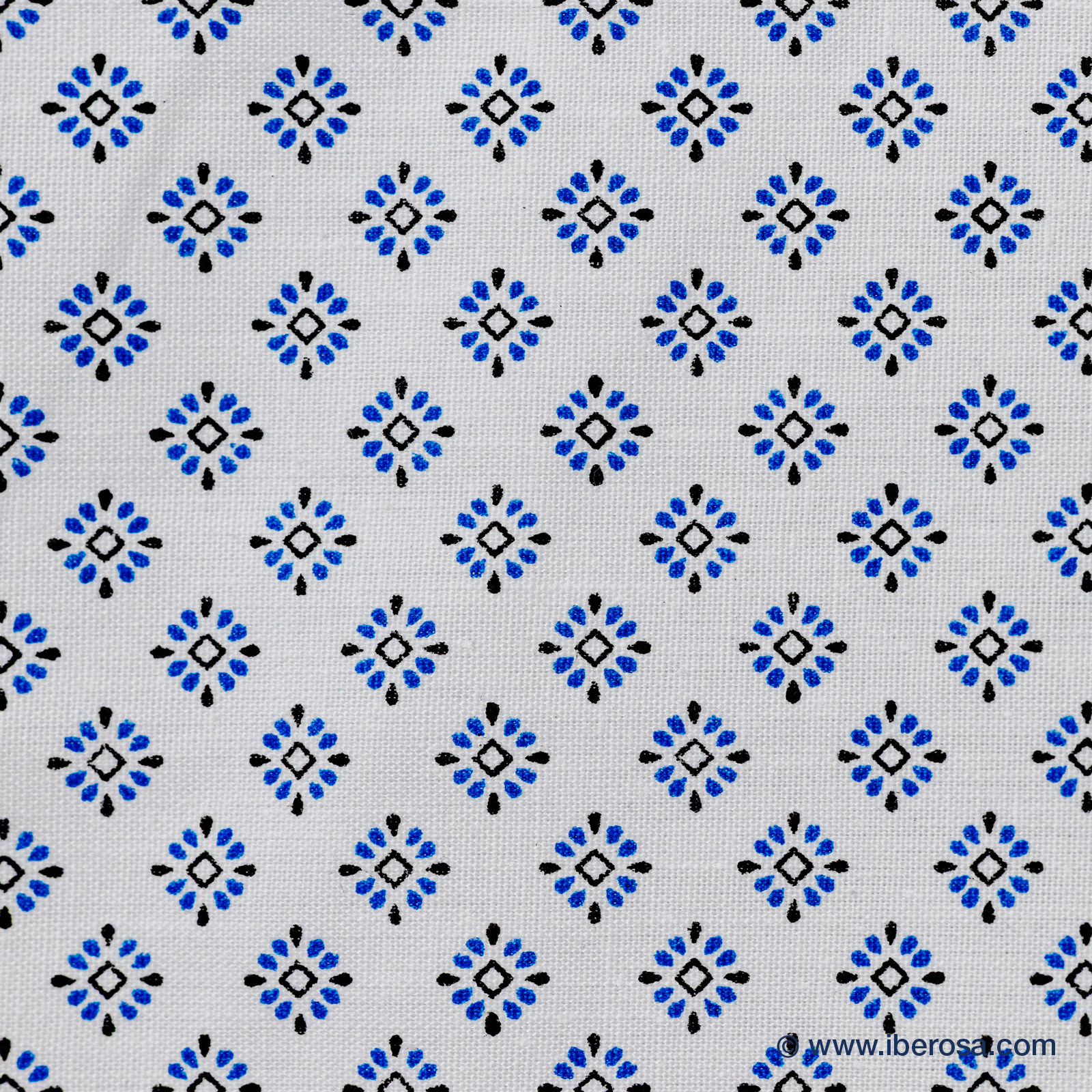 iberosa-textiles-rumbo-bata-paciente-snowflakes-detalle-estampado